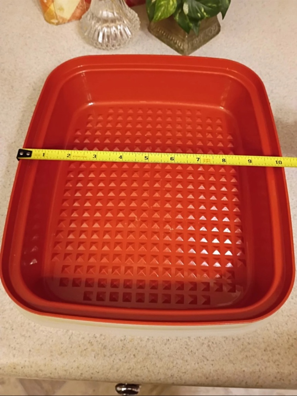 Vintage Tupperware Plastic Covered Marinade container Orange and Cream - Picture 5 of 6